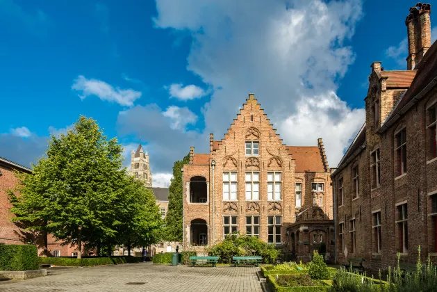 Ostend Railway Station周辺のホテル