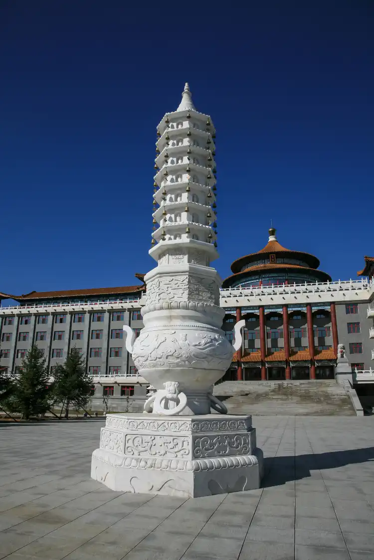 Hotels near The Dasheng Temple