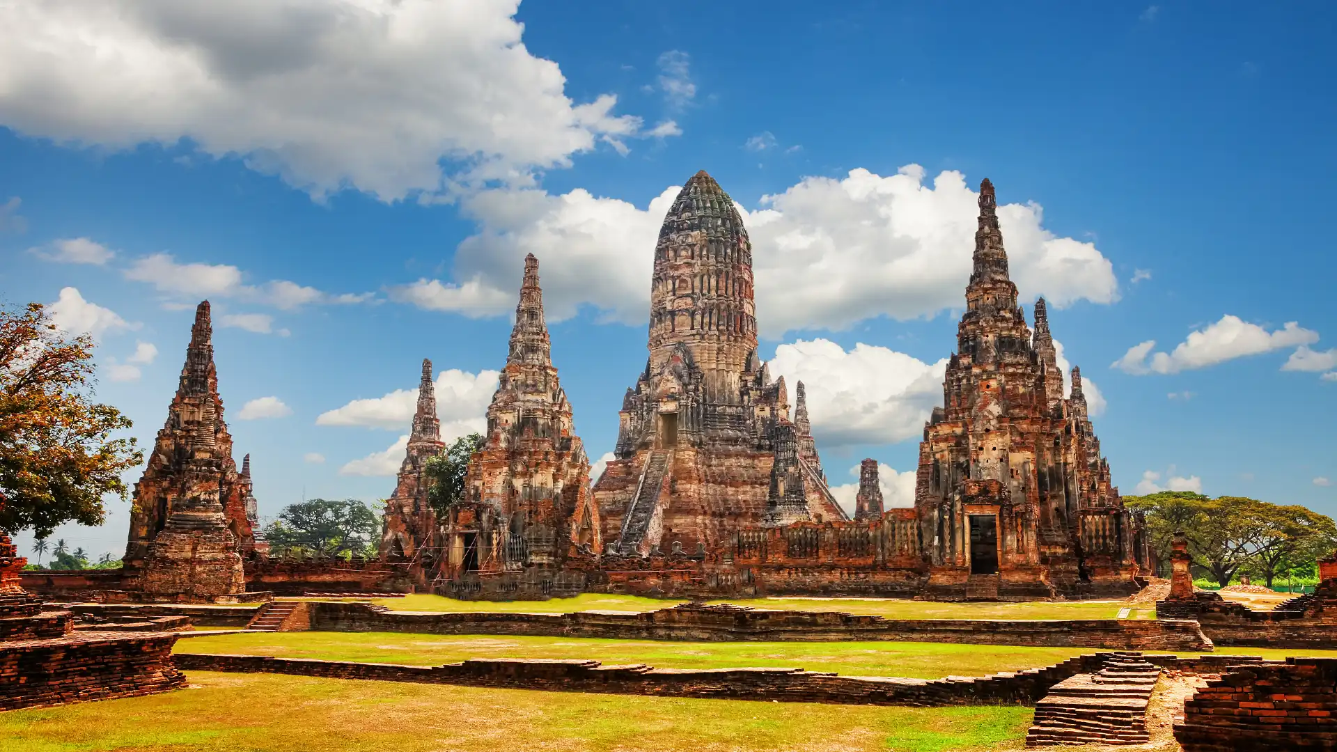 Hotels near Wat Phra Ram