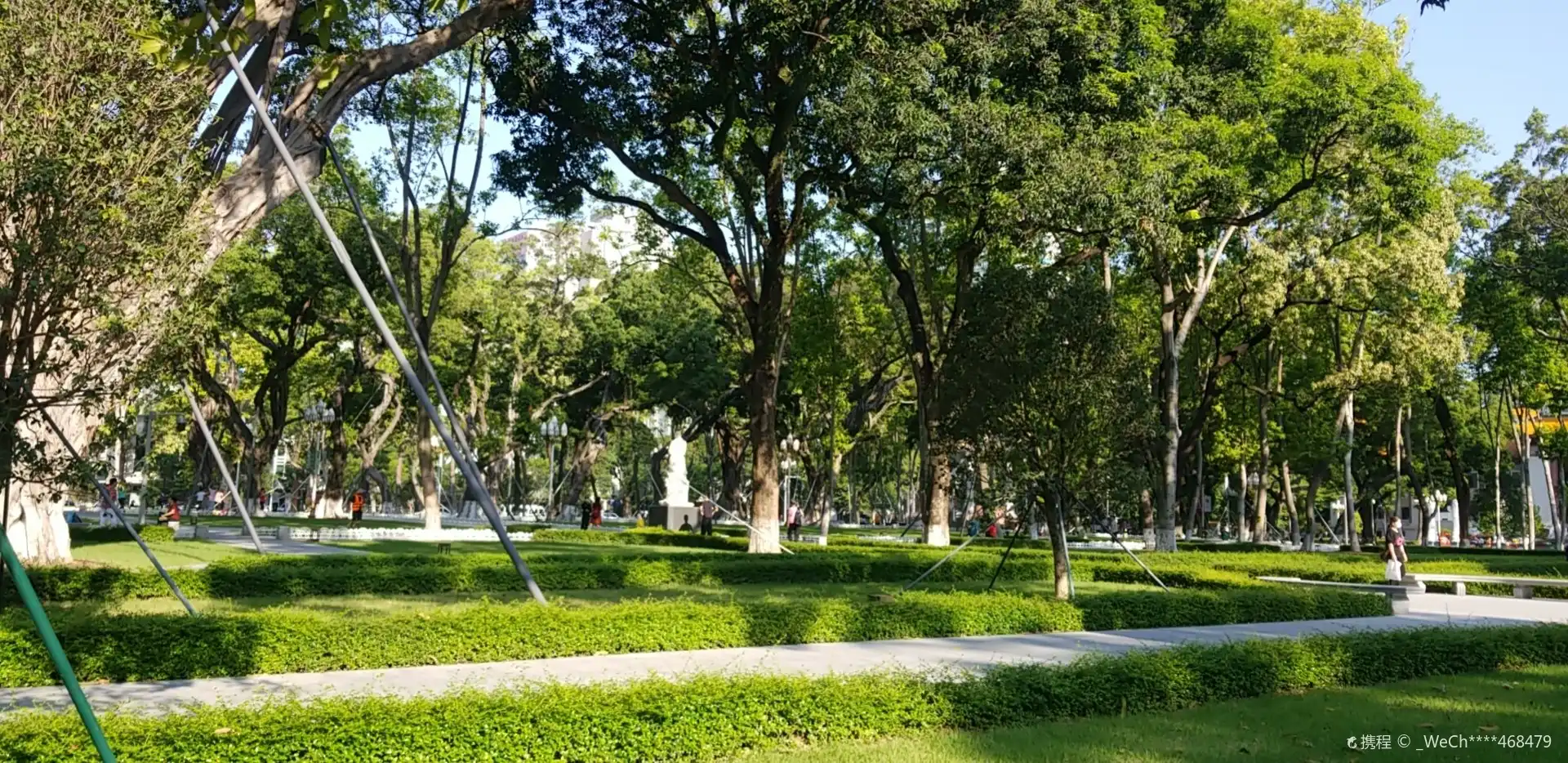 Hotels near Guangzhouqiyi Shiji Diyi Park Site