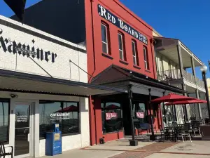 Red Board Tavern & Table