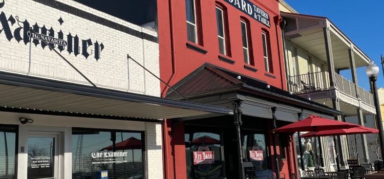 Red Board Tavern & Table