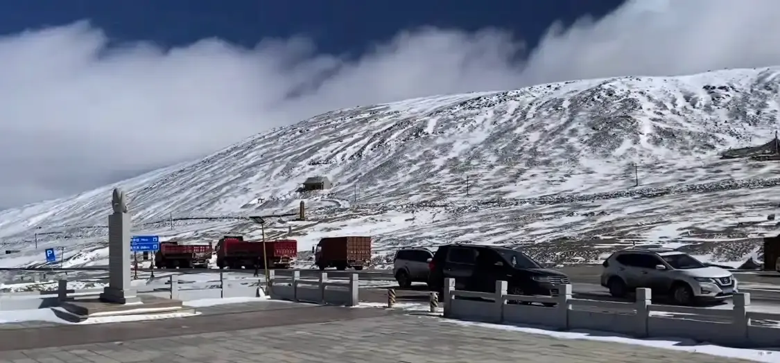 Hotels near Kunlun Mountain