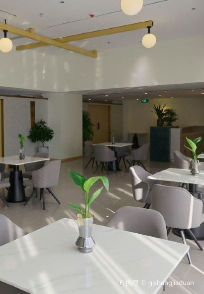 揽月·红樽酒店·早餐厅