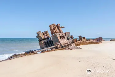 Macuti Lighthouse and Shipwreck