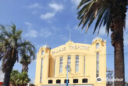 Hotels near Palais Theatre