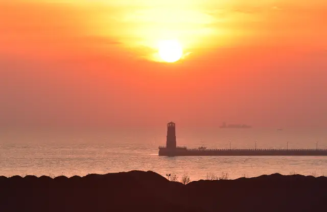 Sunrise Sightseeing in Rizhao