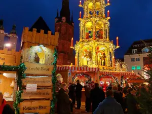 Halle Markets