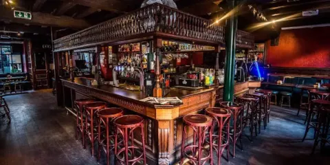 Scott's Pub