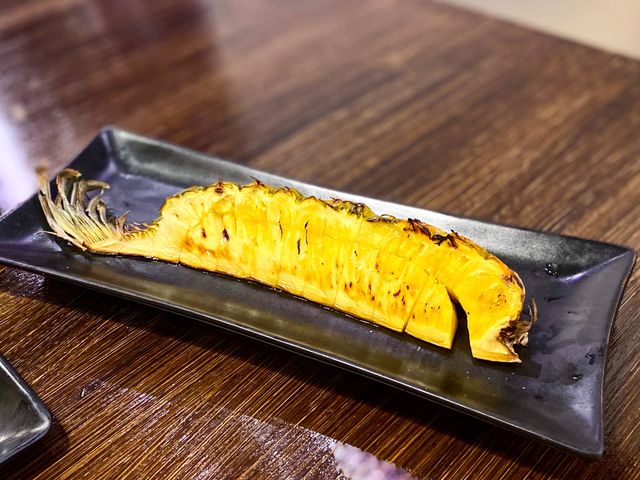 紫藤花海下之日本料理