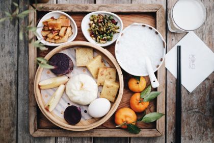 水岸边私房菜馆