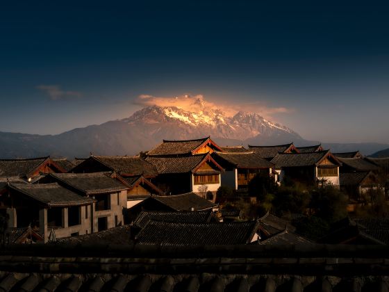 Viewing Platform of Lion Mountain in Lijiang Ancient Town