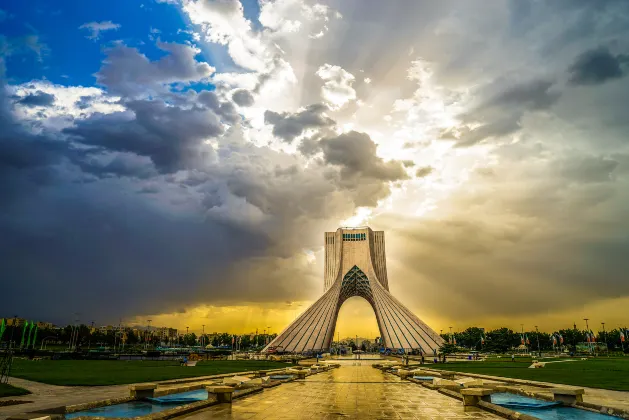 Esfahan Train Station周辺のホテル