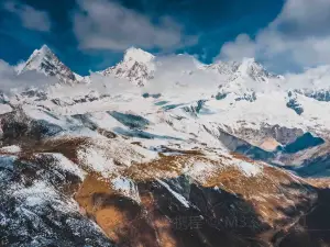 庫拉日峰