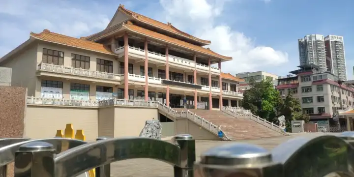 Hotels near Luoding Museum