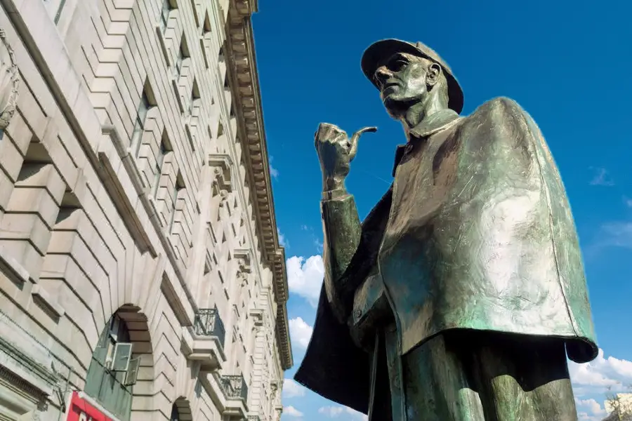 Sherlock Holmes Statue