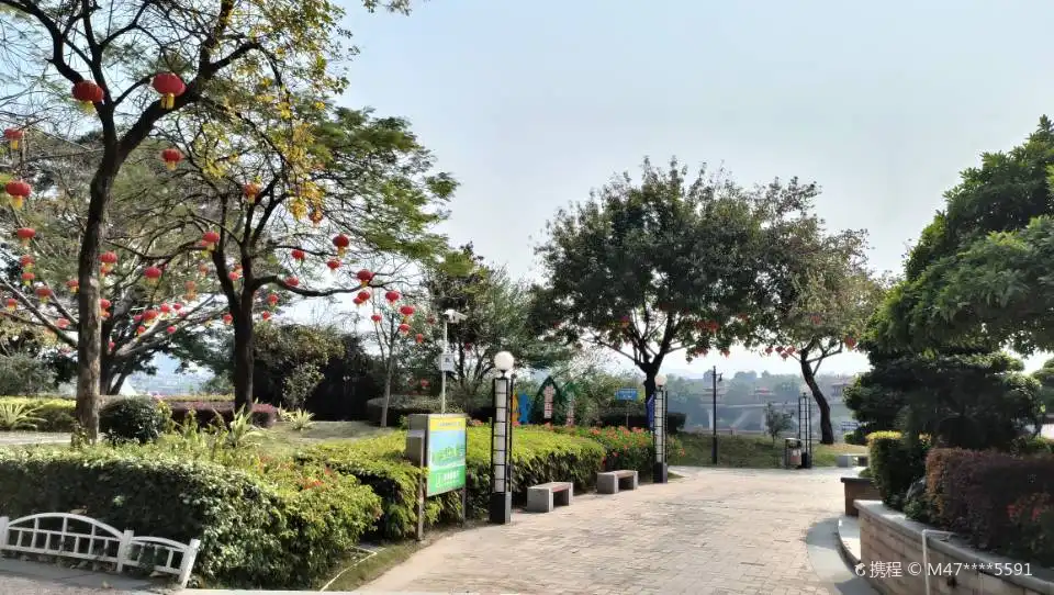 Hotels near Jiangbin Park