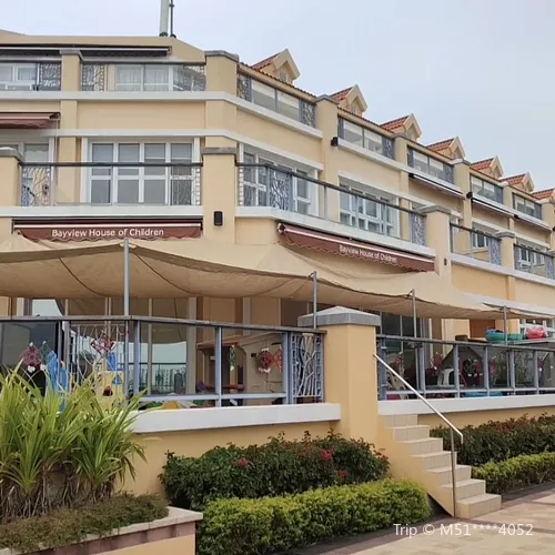 Discovery Bay Love Lock Promenade