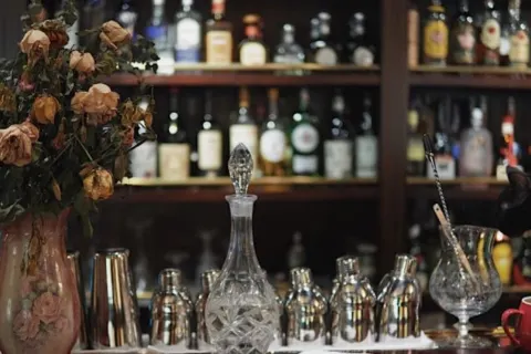 Bar Nostalgia