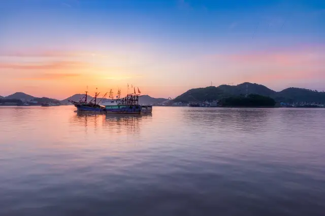 Sunrise Sightseeing in Xiangshan