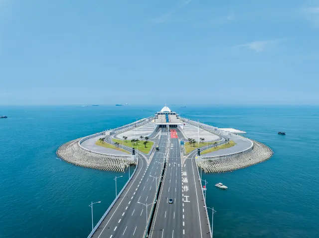港珠澳大橋東人工島與連接橋段