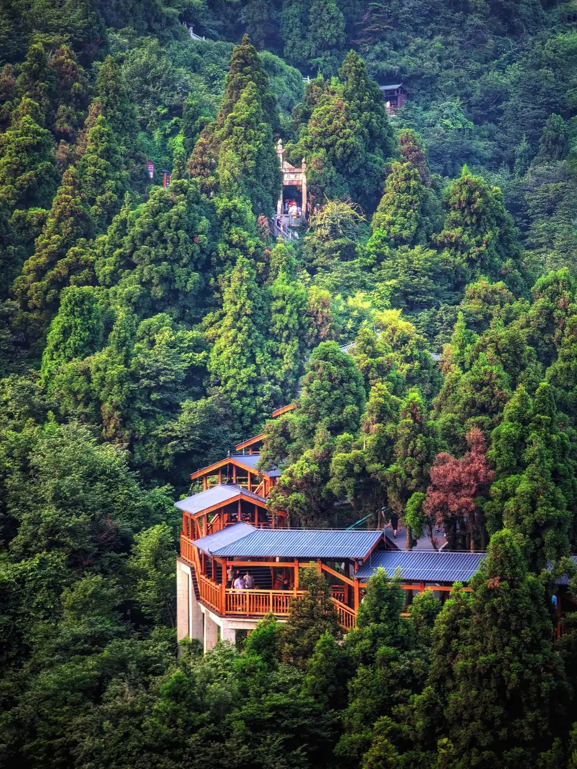 Hotels near Nantianmen