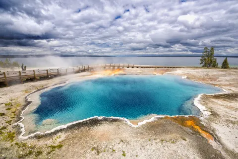 Thumb Geyser