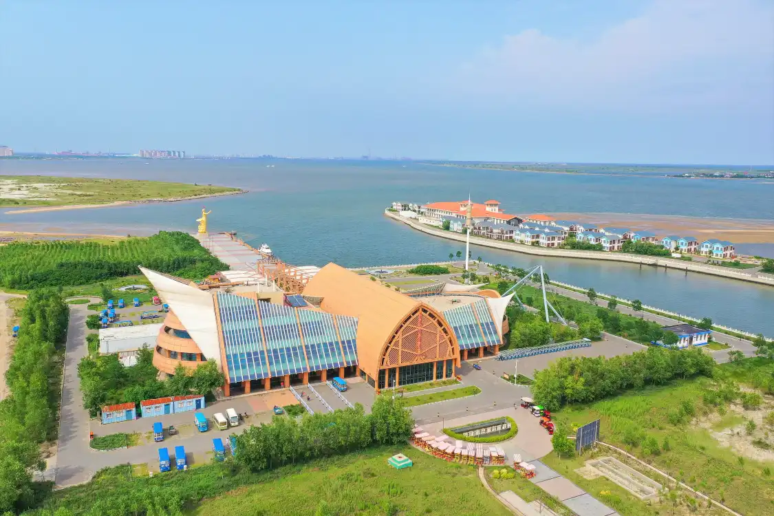 Hotels near Moon Island