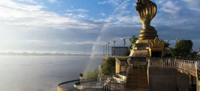 โรงแรมใกล้แม่น้ำแม่โขง