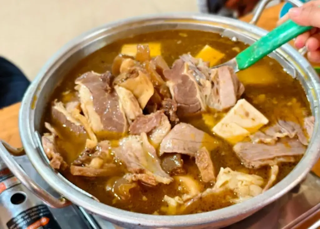 Lẩu Bò Quán Gỗ ( không chi nhánh )