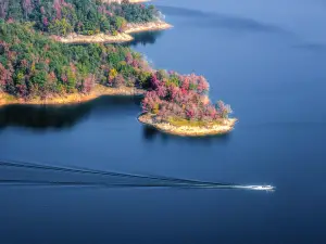 Huating Lake Scenic Spot