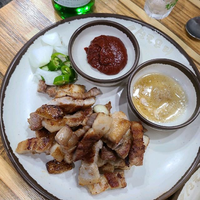 안주가 계속 나오는 밥술집이 있다?