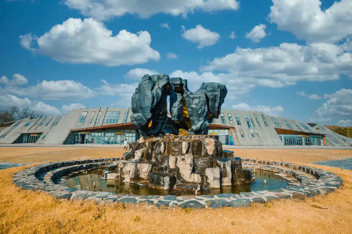 Hotels near Yizheng Museum