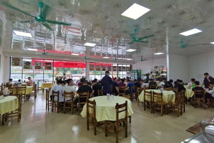 齿留香农庄·烧鸡·窑鸡·竹筒饭