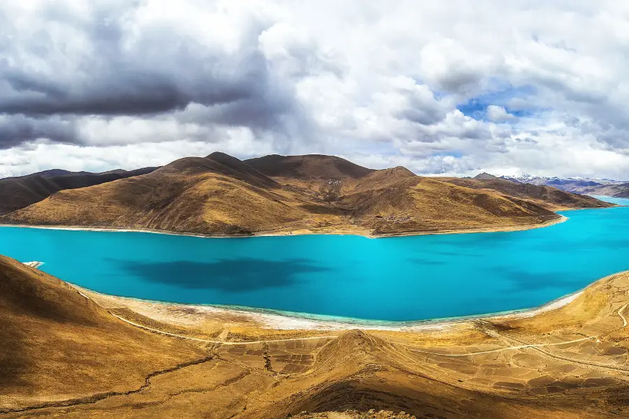 Yamdrok Lake