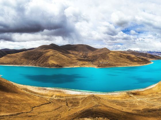 Yamdrok Lake