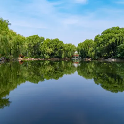 Отели рядом с достопримечательностью «»