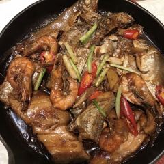 Tie Ge Bi ( Yue Hu Sheng Yuan ) User Photo