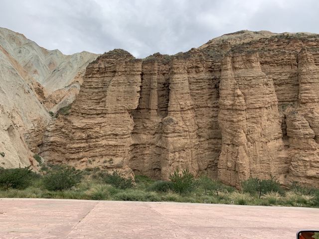 貴德國家地質公園阿什貢七彩峰叢景區