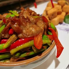 TAN YUE User Photo