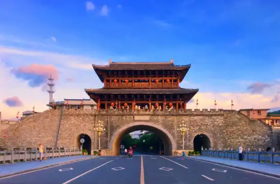 Hotels near Jichuan Gate