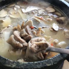 Cuihua Stone Pot Restaurant with Local features User Photo
