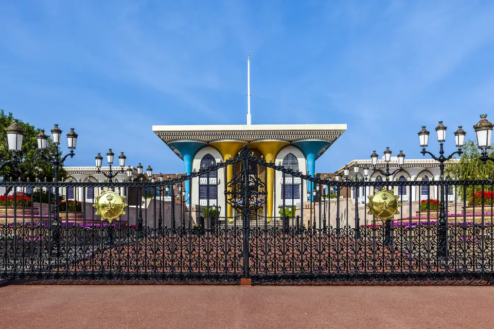 2_Al Alam Palace
