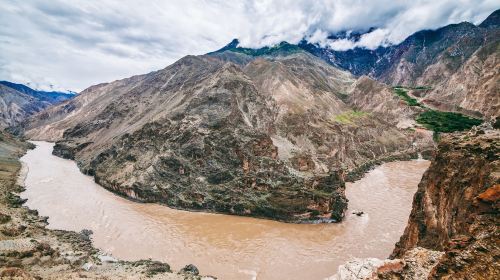 72 Curves of Nujiang River