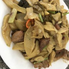 春燕饭店(夫妻树下木桥店) User Photo