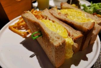 M One Cafe Daan User Photo