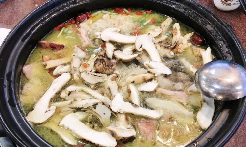 Mo suo ren jia jun xiang chicken.stone fish