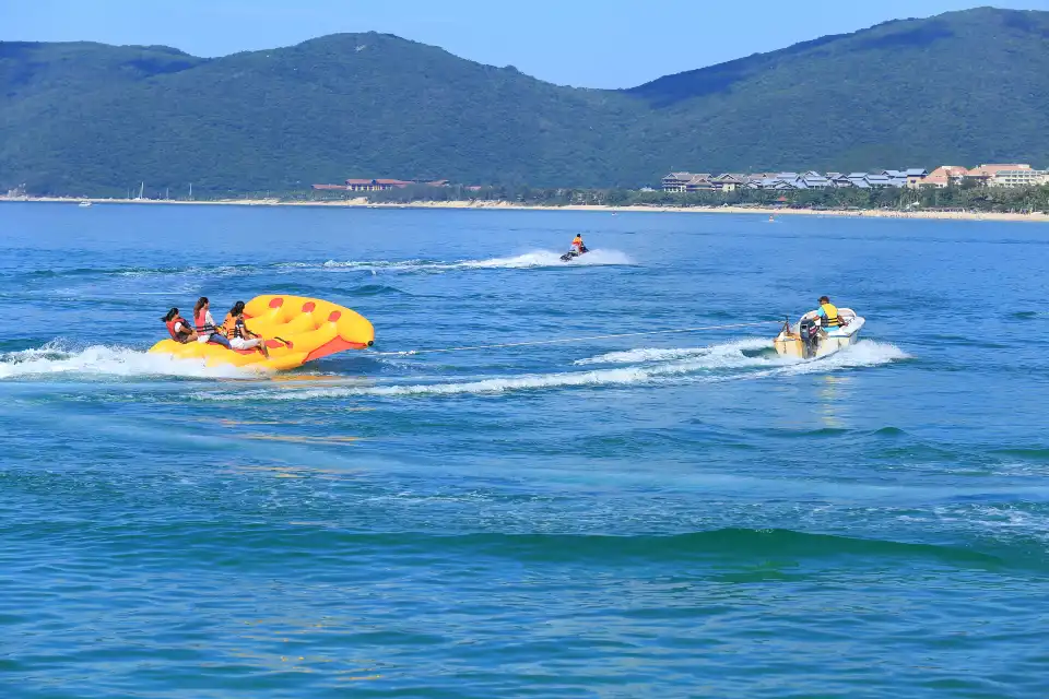 2_Yalong Bay Underwater World