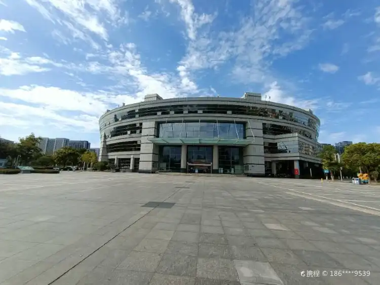Hotels near Yancheng Science and Technology Museum