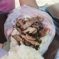 侗乡糯米饭包烤肉 User Photo